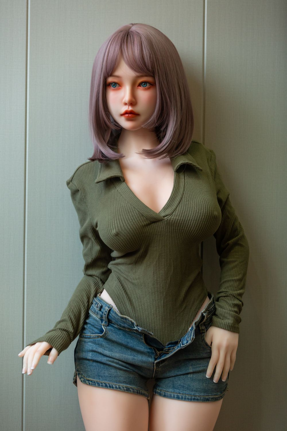 Sex dolls for men with exquisite makeup.