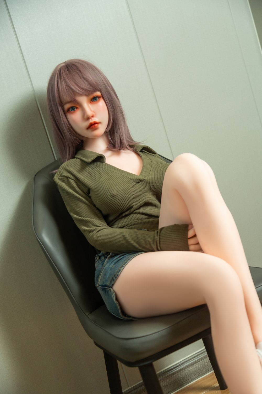 The sex doll near me had its legs crossed